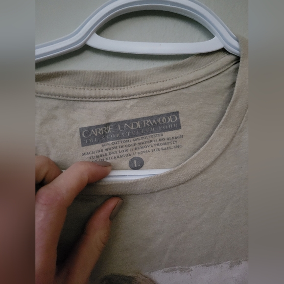 Carrie underwood tshirt - Picture 2 of 3